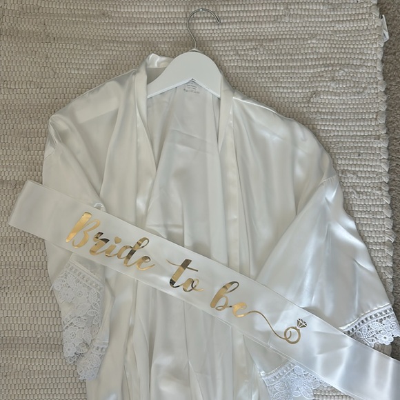 Bridal Robe - Picture 3 of 3